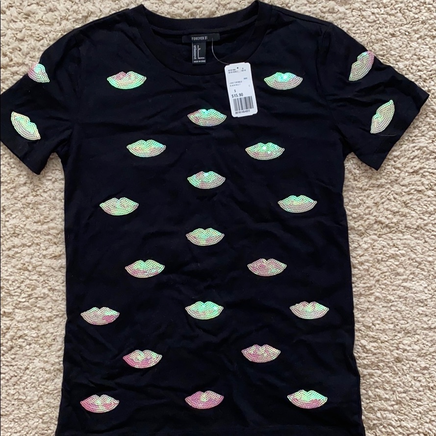 Sequin Lips Tee!